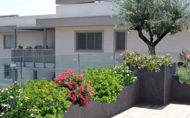 Chậu Composite Vuông Kích Thước 80cmx80cm